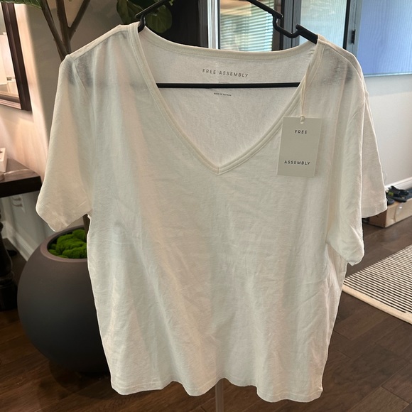 Basic white t-shirt by Free Assembly, NWT - Picture 1 of 4